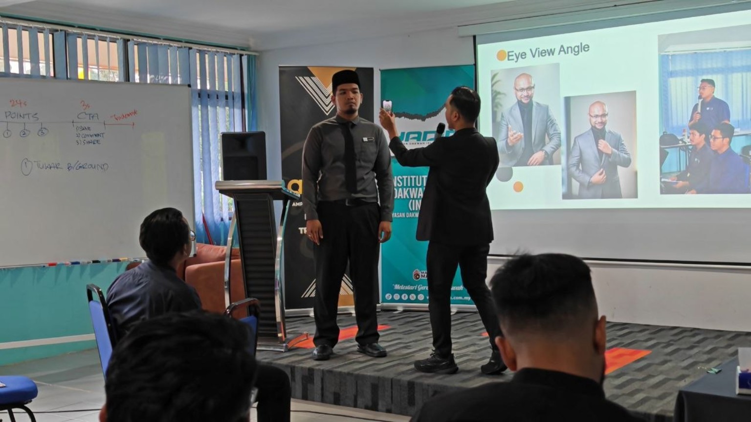 Coach Haff bersama peserta latihan
