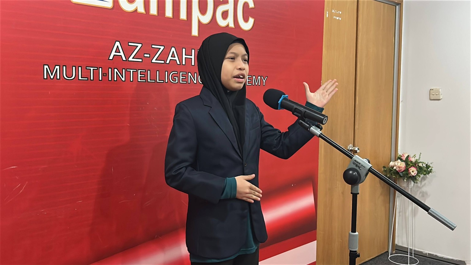 Pelajar sedang berucap dalam sesi coaching bersama Coach Haff